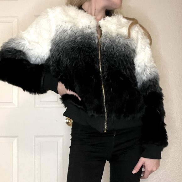 FUZZY ZIP UP COAT, FUZZY JACKET, BLACK AND WHITE FUZZ, WOMENS SIZE MEDIUM - Picture 2 of 5